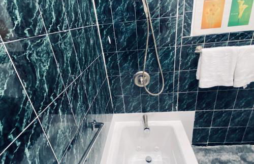 Nice 2 bedrooms, Massage Seat, close to New York, THE BEST CHOICE!! - Foto 46