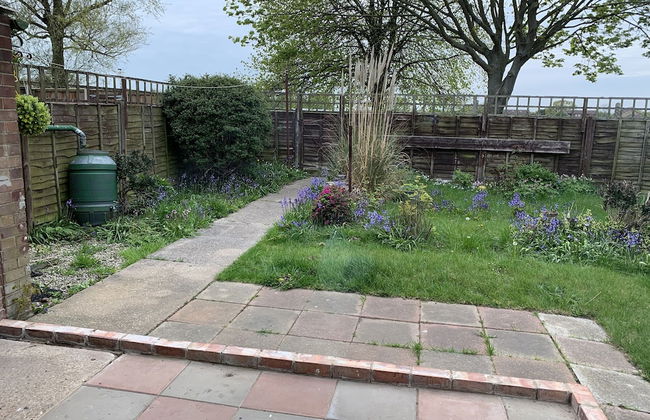 House - Sleeps 5, Parking & Private Garden - Foto 21