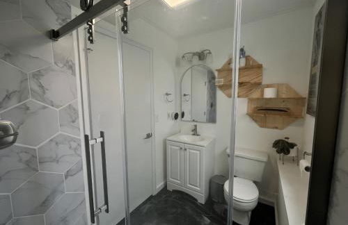 SEA Airport Coastal Apartments, located just 15 min from SeaTac Airport and 5 min from Des Moines Marina - Foto 19