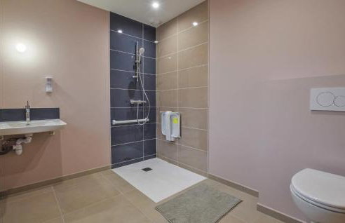 Gorgeous Home In Fierville-Les-Mines - Foto 24