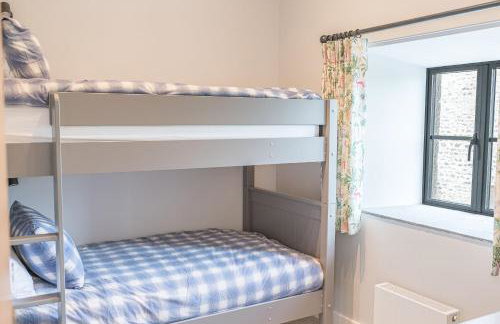 No 2 The Coach House - Photo 27