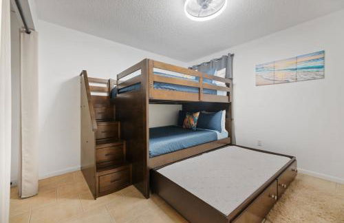 Heated Pool with Lanai- 10min from Beach- Lots of amenities - Foto 29