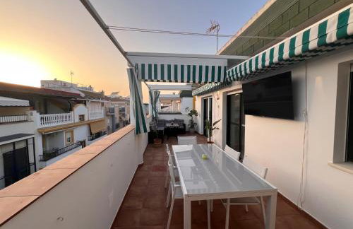 Ático De Lujo 140m2 con Terraza en el Centro, junto a la playa, restaurantes y chiringuitos en Punta Umbría - 10 Personas - Foto 1