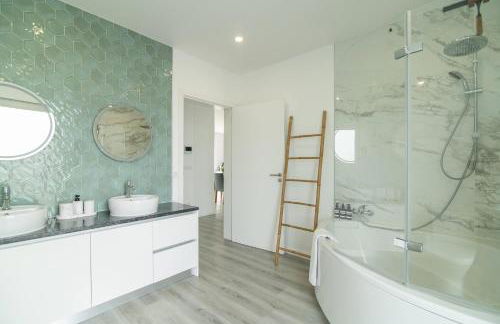 Seaview Villa with Heated Private Pool - Photo 8