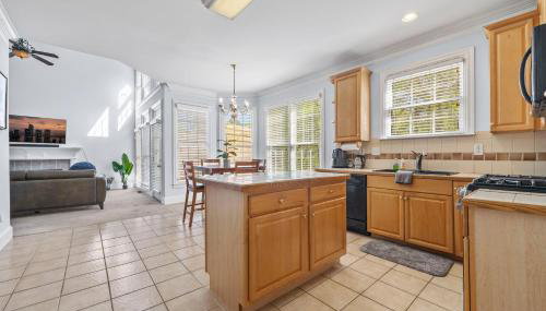 Family-friendly Ellenwood Home with Parking & Deck - Foto 3