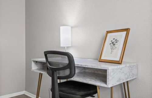 Cozy Modern Oasis near UT - Photo 31