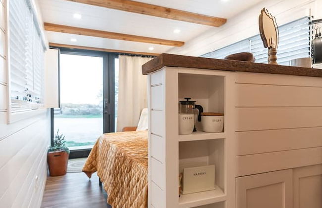 Deer Creek Tiny Container Home-12 Min to Magnolia - Foto 4