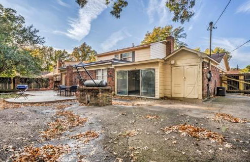 Minutes from the Airport - Wonderful Warrington - Photo 9