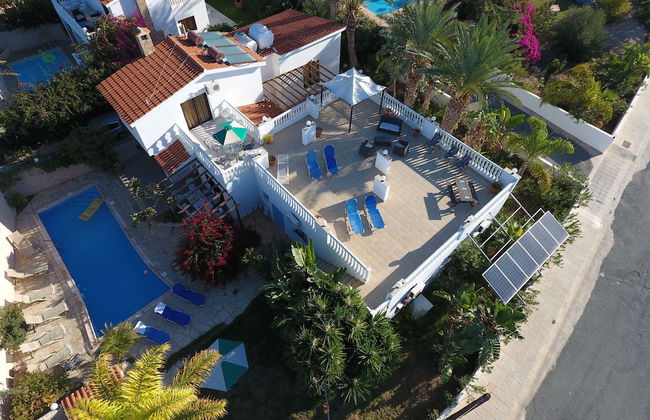 Lovely 7 Bedroom Villa !! - Photo 20