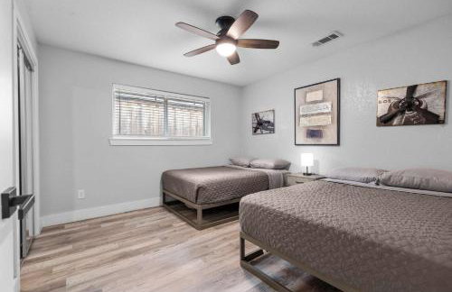 Dallas Family Fun Haus with Pool and Massive Game Room - Foto 27