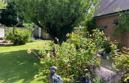 Peaceful Central Woodstock Retreat - Detached Annex with Parking - Foto 5