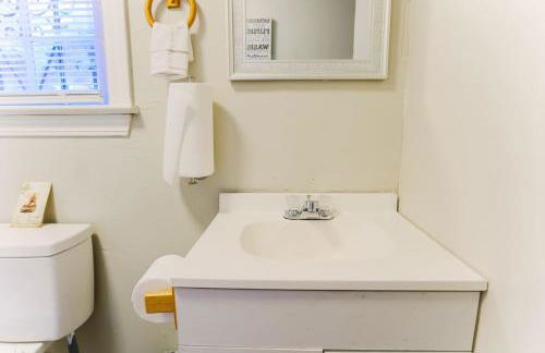 Cozy Downtown Gem Fully Equipped Free Parking - Photo 22