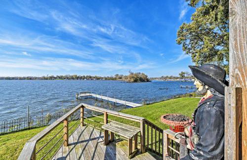 Lakefront Home with Game Room, Theater and Dock! - Foto 33