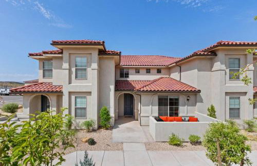 Adventure Base Camp Pet Friendly with Resort Living Pool, Arcade, Pickle-ball - Foto 11