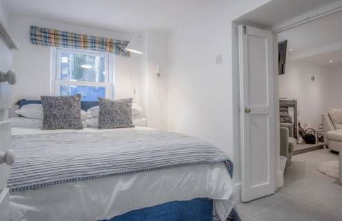 Calebs Cottage- Solva harbour - Photo 43