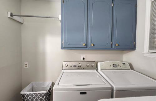 Spacious Centrally Located 3 Bed 2 Bath - Sleeps 8 - Foto 48