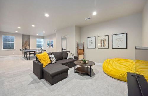 NEW! Elegant Home near TPC Golf Course & Trails - Foto 12