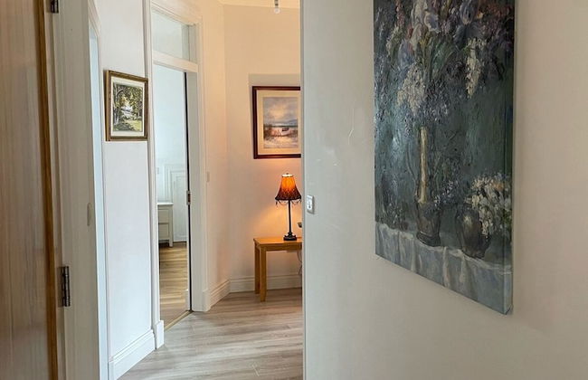 Luxury Waterfront Apartment - Photo 16