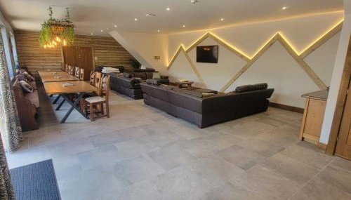 Peak Lodge - Photo 2