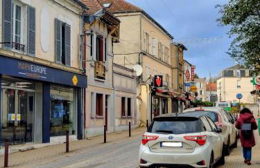 Vintage & Cosy - 4 pers - 10 min Disneyland - Gare 50 m - Paris 30 min - CDG 30 min - Foto 3