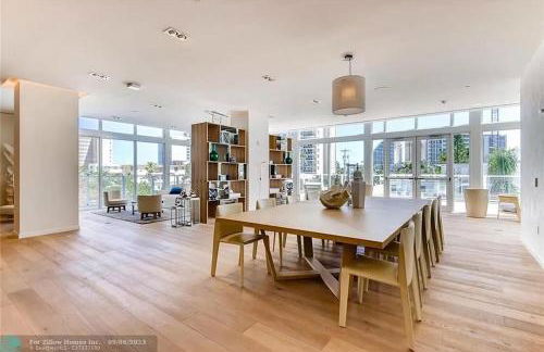 The Glamour of Upscale Downtown Ft. Lauderdale - Foto 25