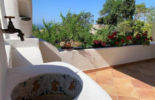 Casa Il Girasole, panoramica e a pochi passi dal centro di Malfa - Foto 26