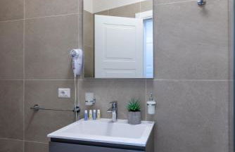 Angela luxury home,Premium Apartment for families - Photo 12