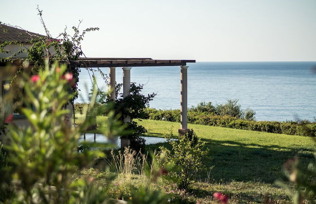 Absolute Villa by Stylish Stays - Photo 72