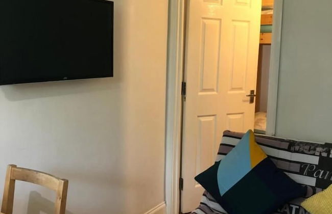 Small Modern Comfortable 2 Bedroom Apartment - Cmyr - Foto 36