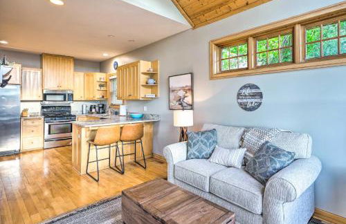 Waterfront Mound Retreat with Dock and Lake Access! - Foto 5