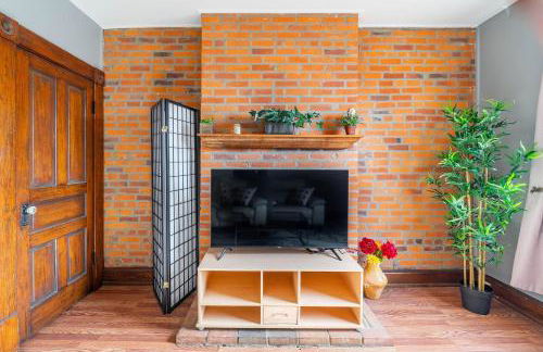 Cozy Brick-Short North Condo - (fenced yard) - OSU - Foto 15