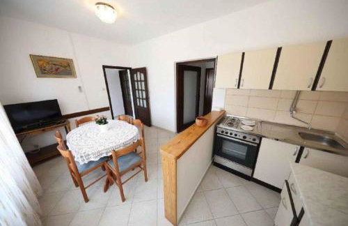 Apartment with A - C in Mali Iz-Insel Iz 53442 - Foto 1
