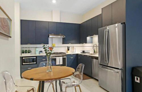 Elegant 2BR Apartment with In-Unit Laundry - Sheridan 102 - Photo 7