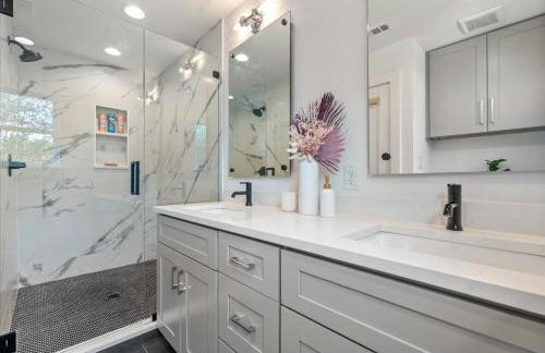 Modern Family Comfort 2BR 2 5BA Sleeps 6 - Foto 26