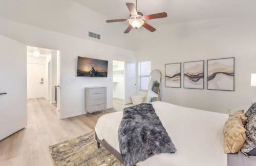 Creekwater | Pebbletech Pool & Spa 10 Min to Strip - Photo 19