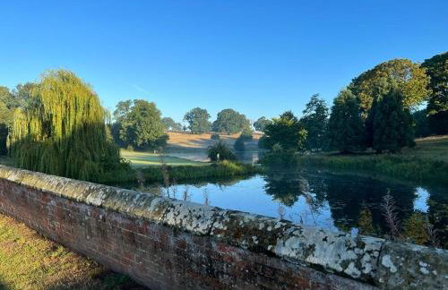 Modern 3 Bedroom Bungalow with Style & Comfort in Leicestershire - Photo 68