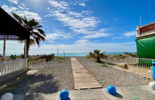 3 bedroom apartment with a terrace 50 steps from the Nules beach - Foto 2