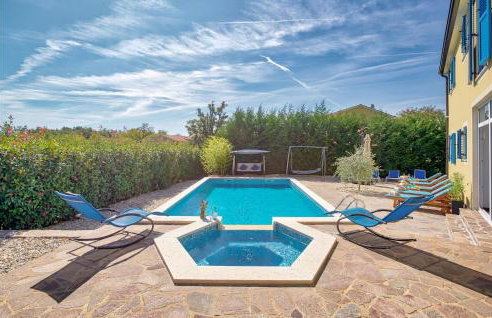 Awesome Home In Naselje Muzini - Foto 2