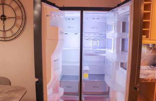 Beautiful 2 Bedroom house with big Garden & Parking fast wifi, and king size bed - Foto 10