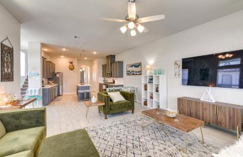 La Porte Home with Balconies Walk to Beach! - Foto 6