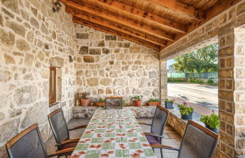 Awesome Home In Unesic - Foto 2