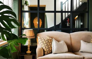 The Architects Home - Photo 1