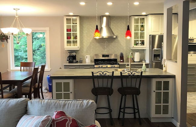 TO Stays - Waterfront Lake House Retreat - Photo 8