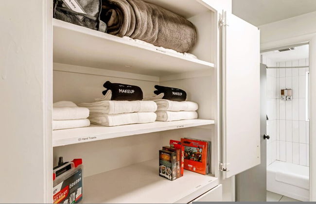 Charming 2BR w King Queen Close to SLC - Foto 19