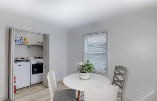 Spacious West Side Home away from Home! - Foto 6