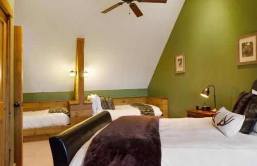 Mountain Estate Main House - Photo 22