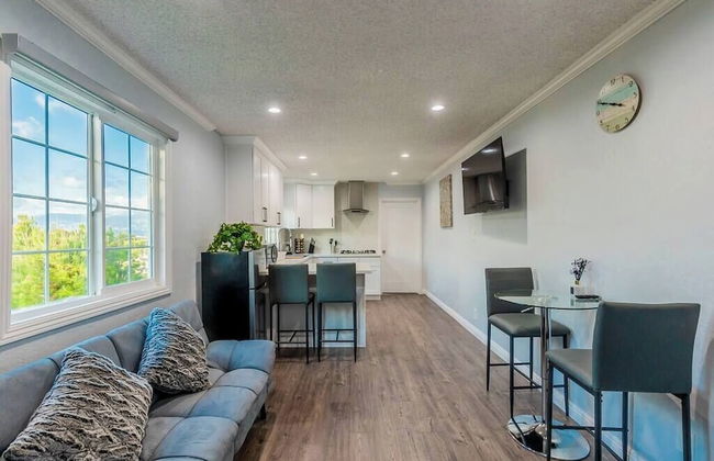 Stunning LA Luxury Retreat: Ideal for Work or Play - Foto 17