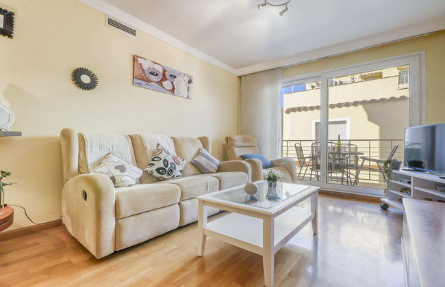 Apartment in Roses Near Playa de Roses Beach - Photo 1