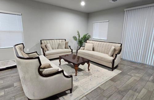 Modern Desert Retreat with and Mountain View - Foto 15