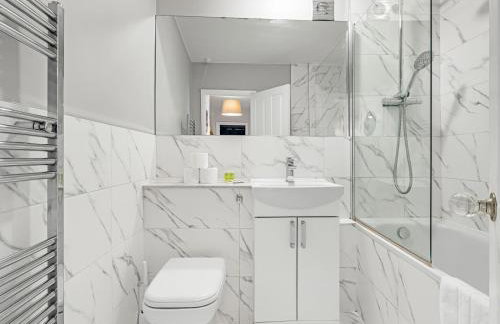 Modern 1 bedroom Apartment with views on West London - Pass the Keys - Foto 12